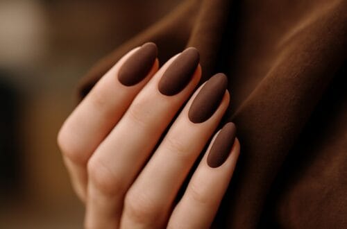 chocolate suede nails manicure trend jesien zima 2026 2 1