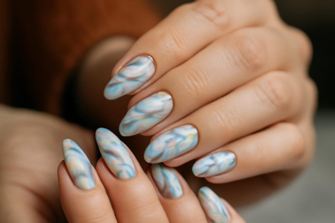 hipnotyzujacy marmurkowy manicure pomys y i techniki 2 1