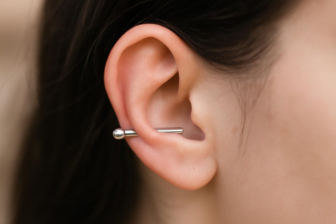 transverse lobe piercing przek ucie p atka ucha 2 1