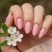 wiosenny manicure w odcieniu millennial pink inspiracje 2 1